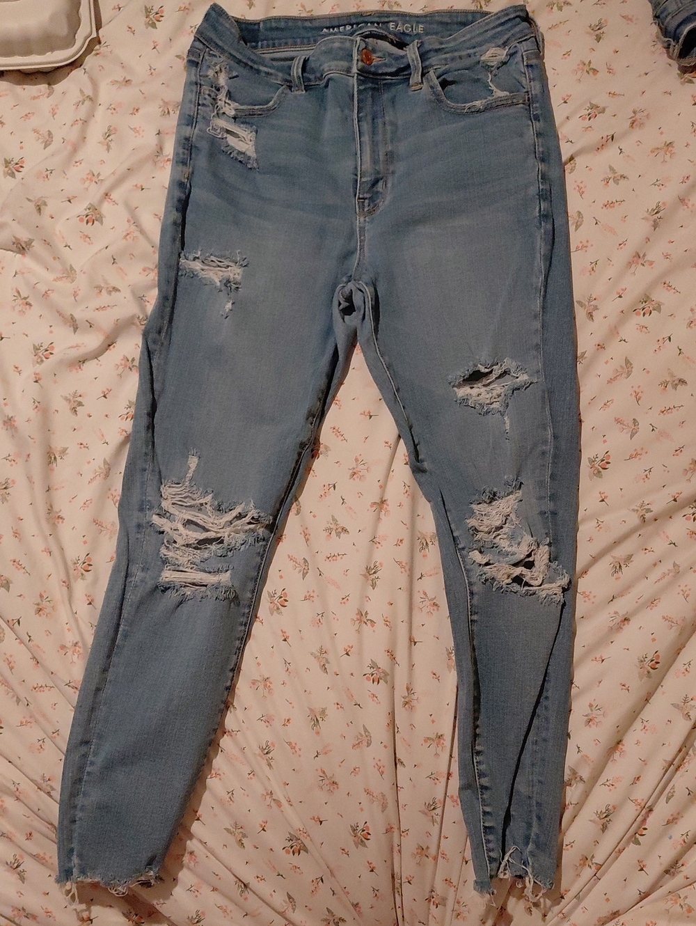 American Eagle Outfitters Light Wash Distressed Skinny Jeans